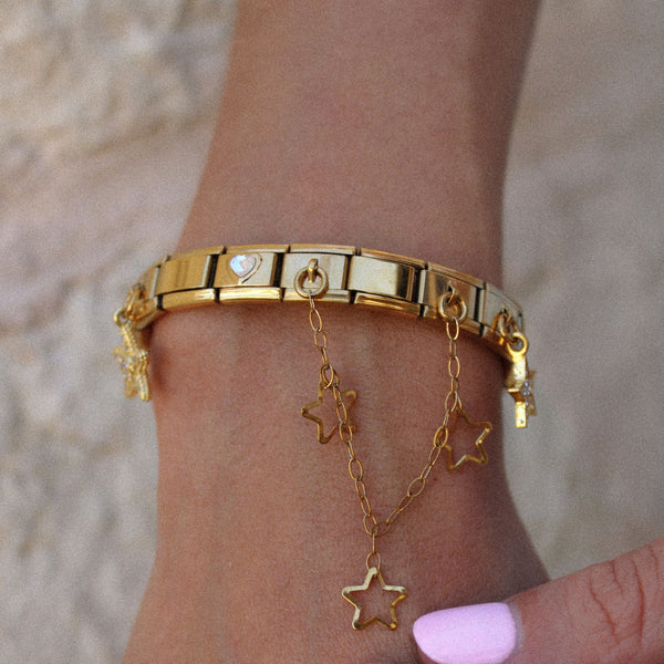 Pulsera con dijes de chile
