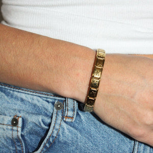 Pulsera de estrellas doradas