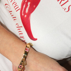 Pulsera con dijes de chile